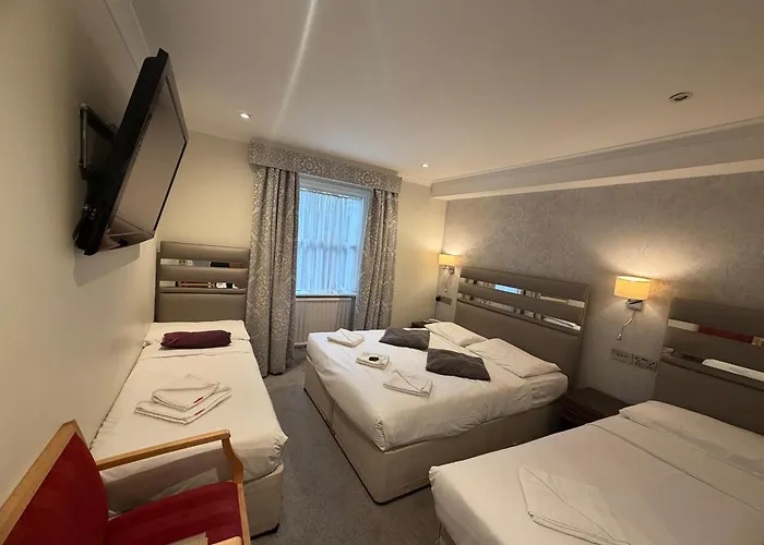 Kingswaypark Hotel At Park Avenue London